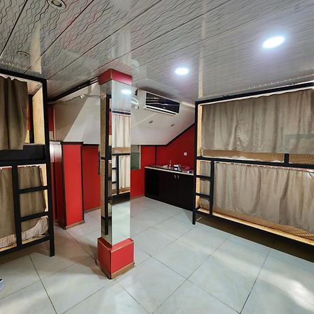 Gallary Hostel Tbilisi Buitenkant foto