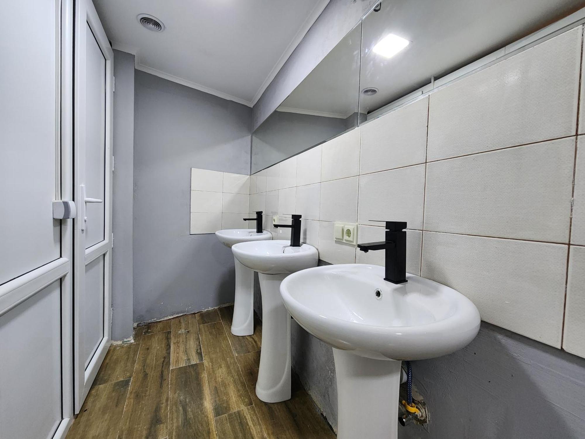 Gallary Hostel Tbilisi Buitenkant foto