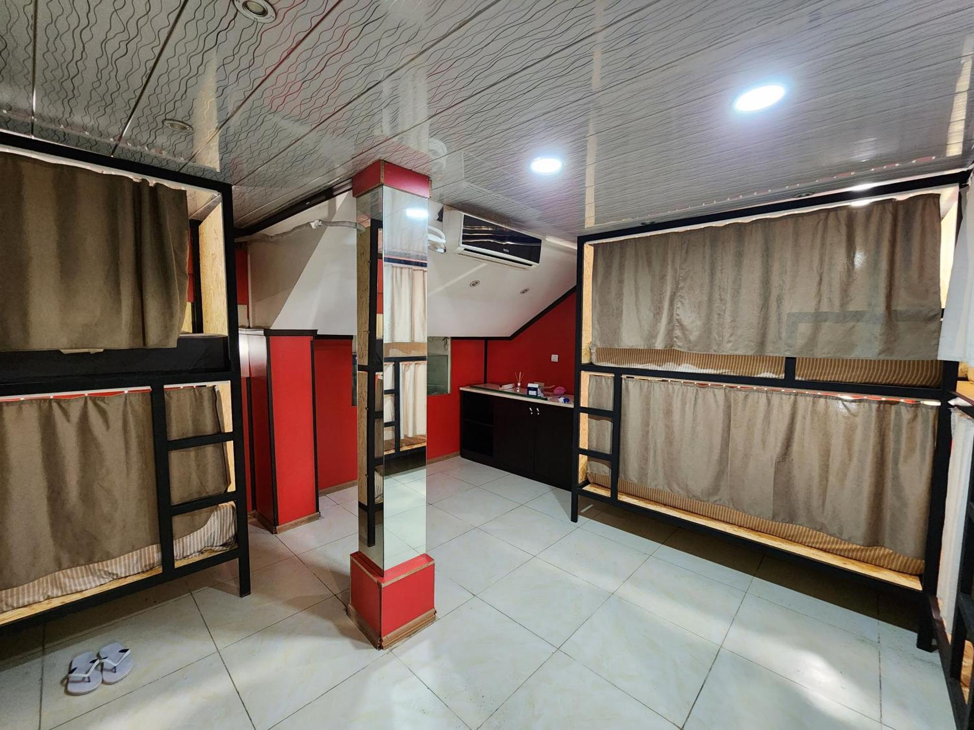 Gallary Hostel Tbilisi Buitenkant foto