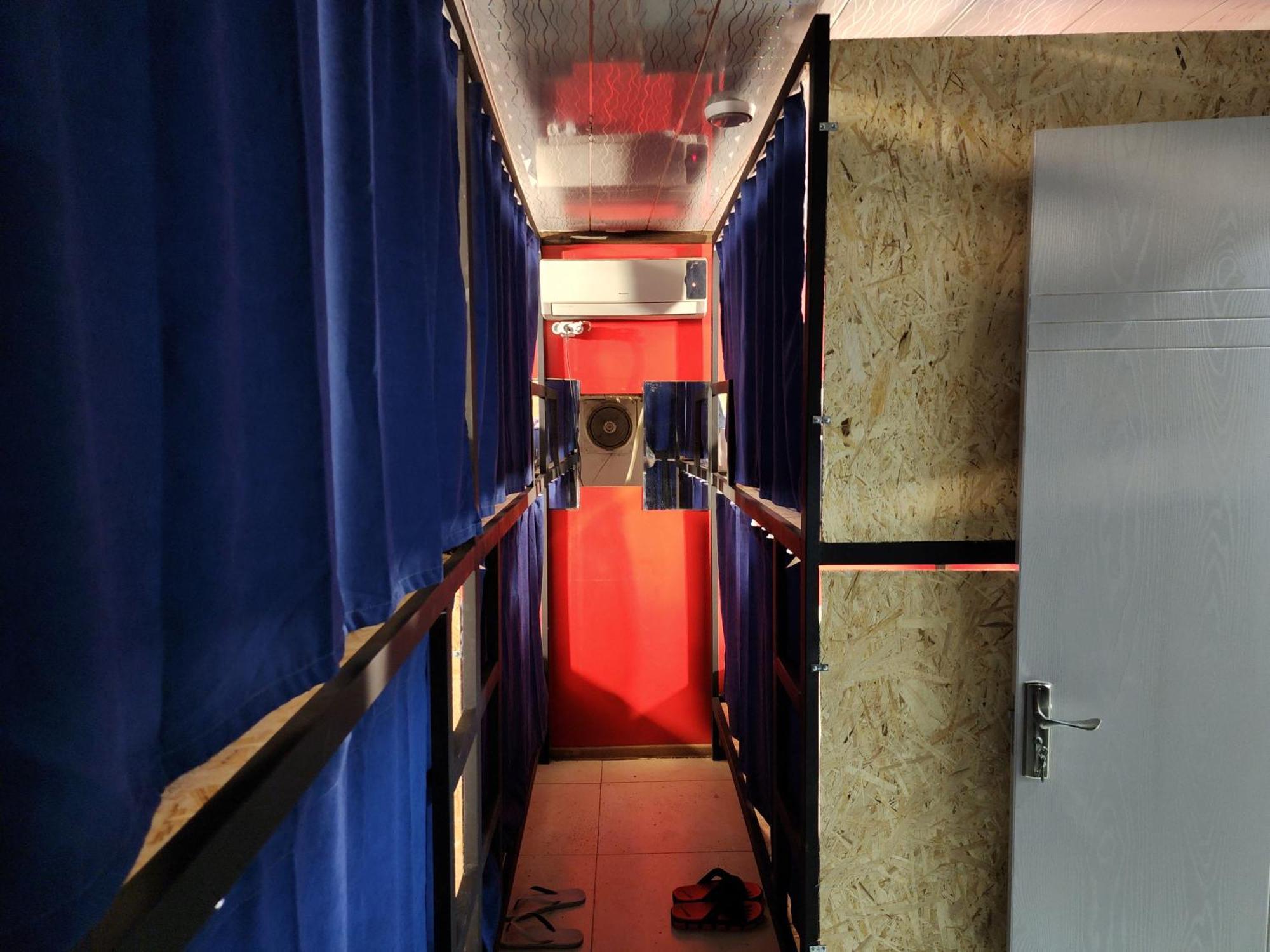 Gallary Hostel Tbilisi Buitenkant foto